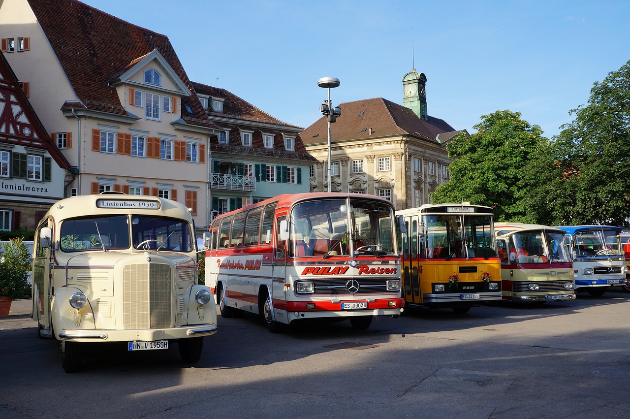 buses-2804853_1280